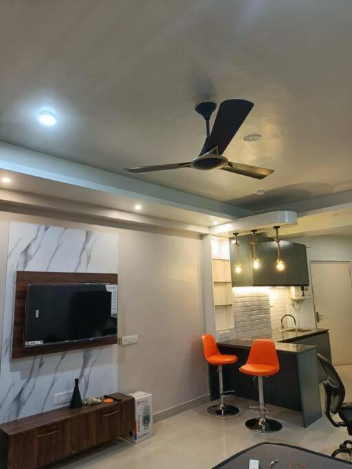 Elegant Xanadu Studio 604 -Pool, Airport, Cc2 Mall Apartment Kolkata Exterior photo