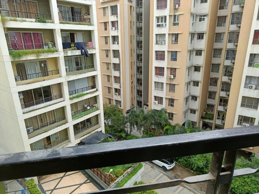 Elegant Xanadu Studio 604 -Pool, Airport, Cc2 Mall Apartment Kolkata Exterior photo